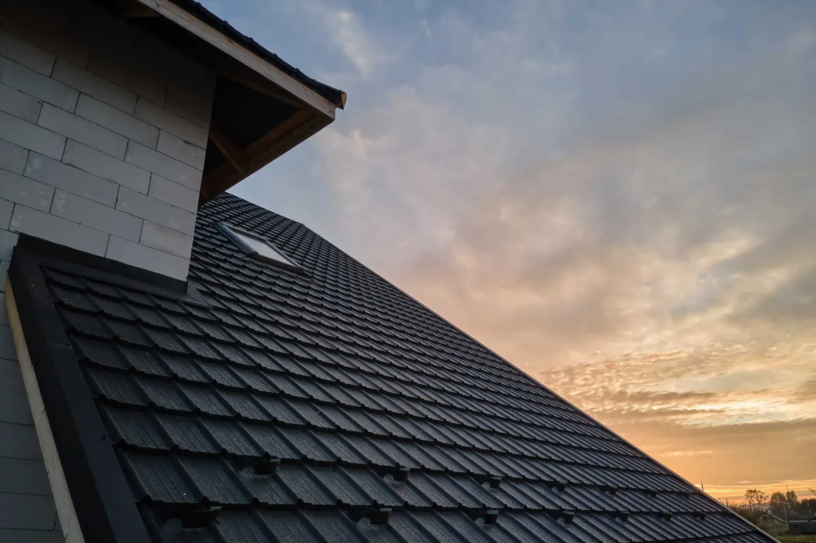 Metal roofing color and finish options